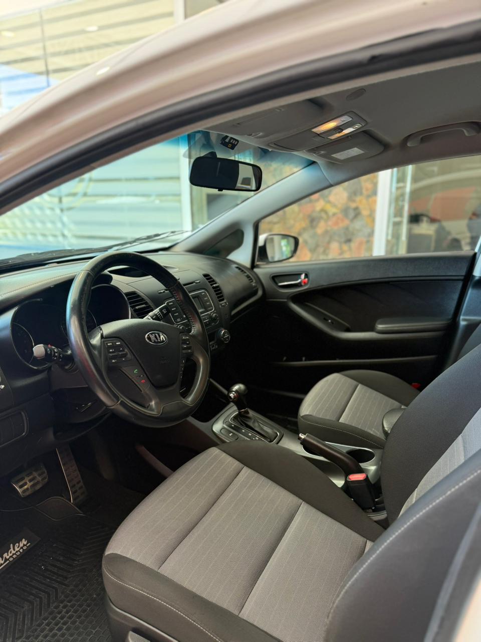 Kia Cerato 2017 — foto 8