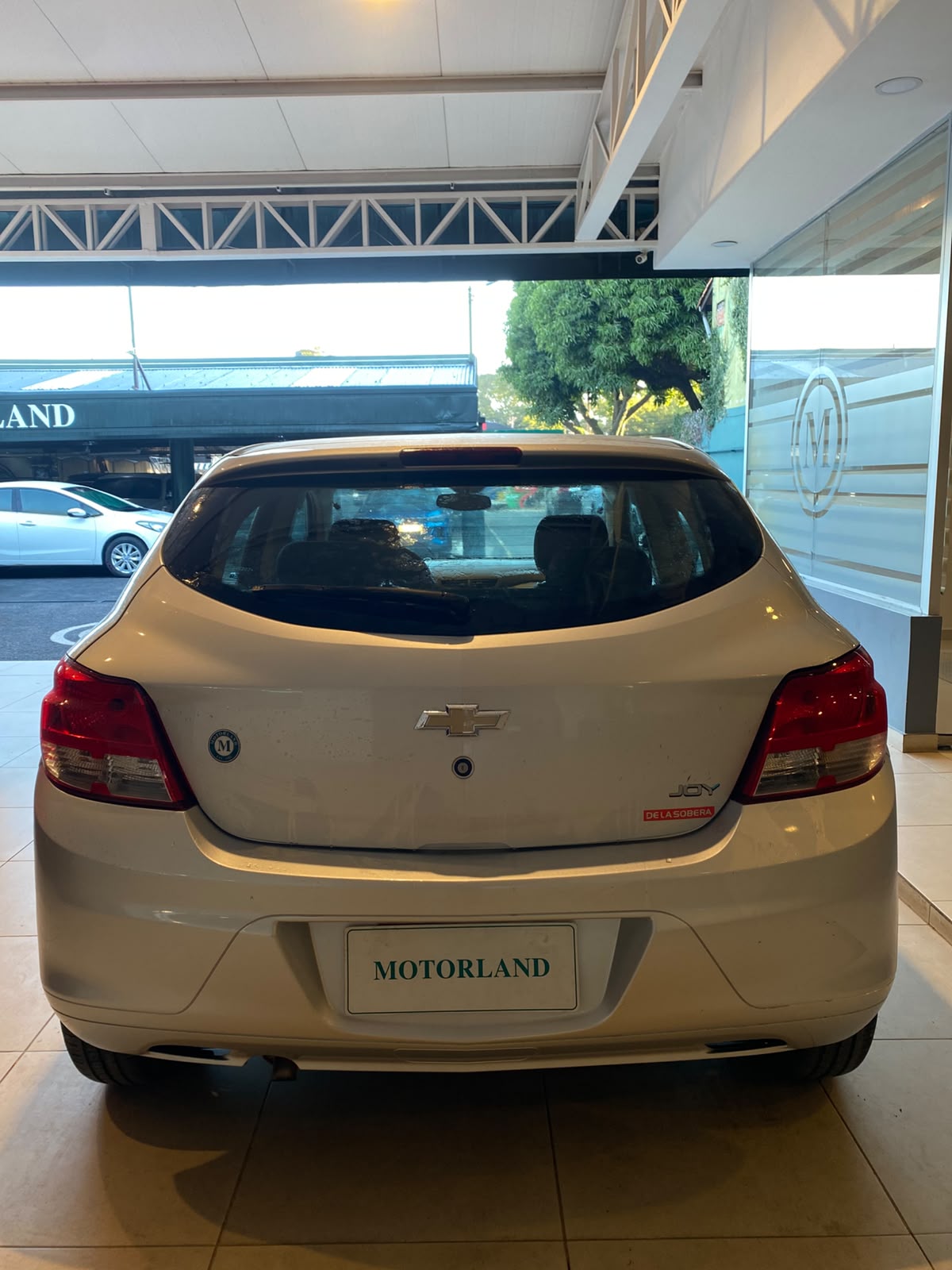 Chevrolet Onix Joy 1.0 Flex 2018 — foto 4